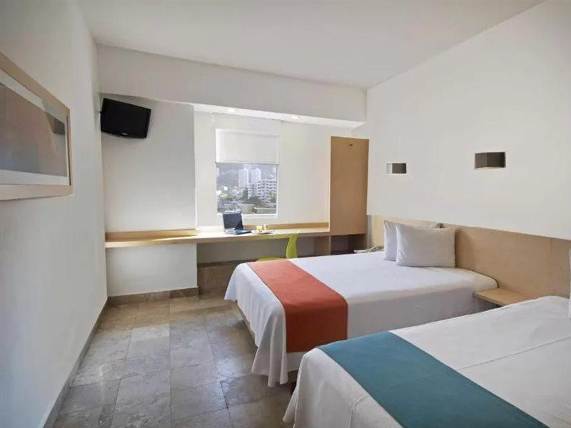 Hotel One Acapulco Costera Esterno foto