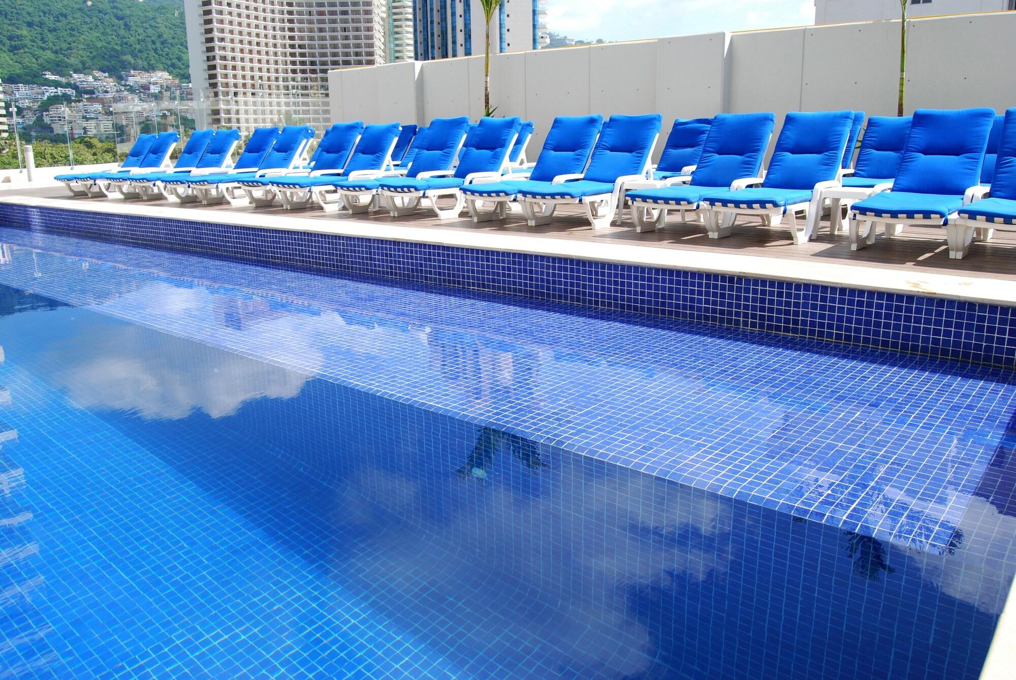 Hotel One Acapulco Costera Esterno foto