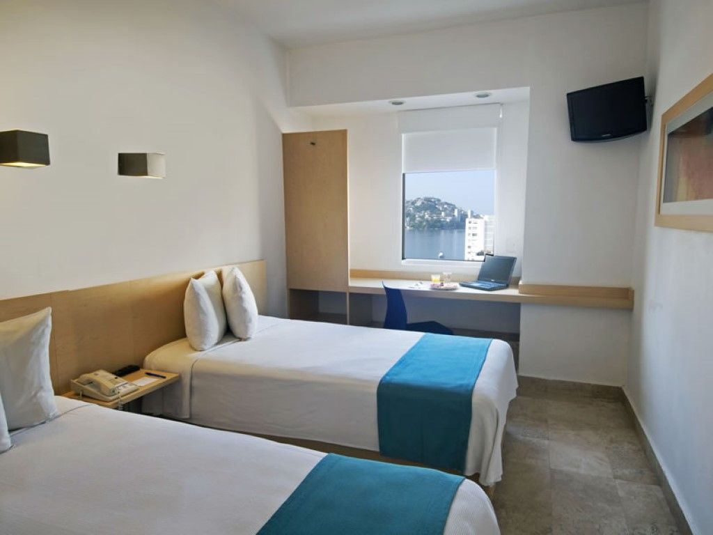 Hotel One Acapulco Costera Esterno foto