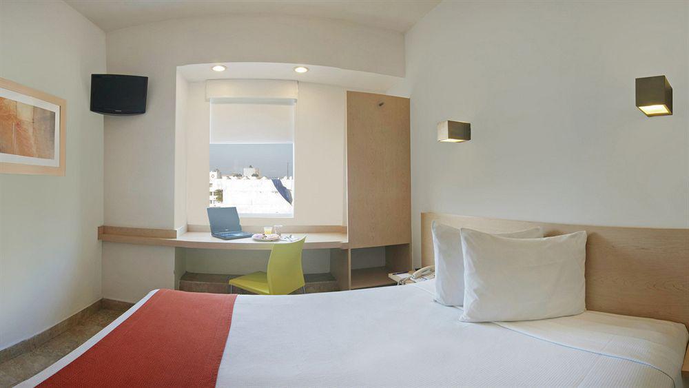 Hotel One Acapulco Costera Esterno foto
